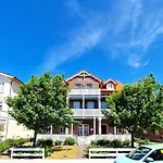 Min Ailoen Min Ailoen 4 *